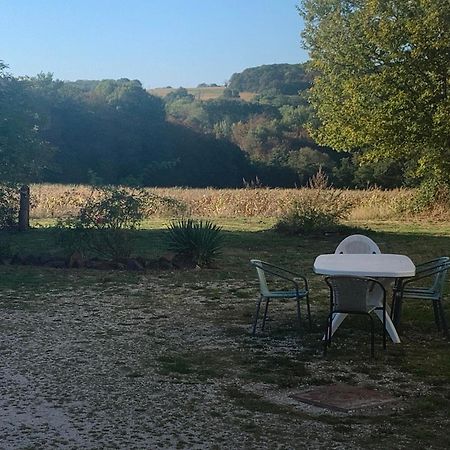 logement indépendant LE POULAILLER proche Guédelon Treigny Extérieur photo