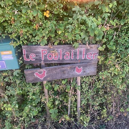 logement indépendant LE POULAILLER proche Guédelon Treigny Extérieur photo