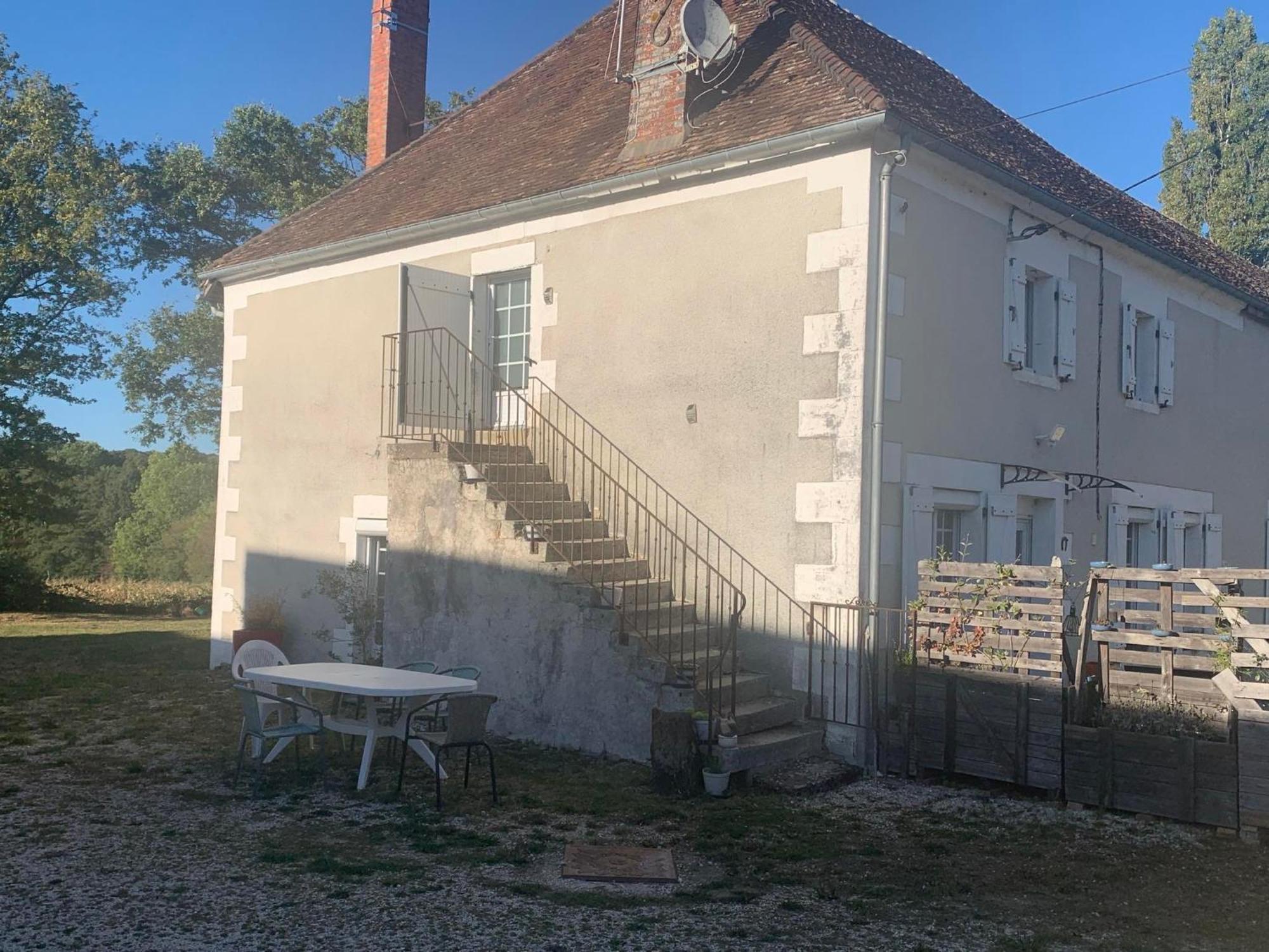 logement indépendant LE POULAILLER proche Guédelon Treigny Extérieur photo